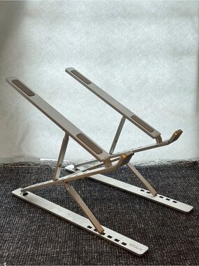 ELFANT Adjustable Aluminum Laptop Stand with Travel Pouch